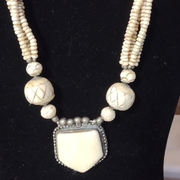 Lot of Vintage Necklaces - Picture 6 of 14